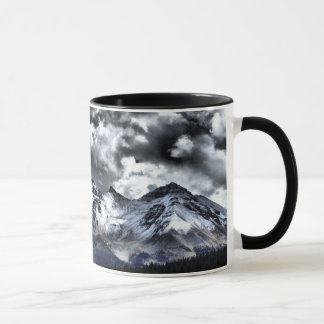 Claridad debajo de la taza de café de las nubes