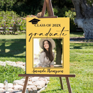Clase de 2026 Anuncio de graduado con foto amarill