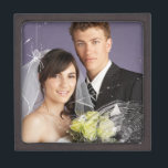 Cobwebs y Boda de arañas blancas caja de regalo pr<br><div class="desc">Delicadas telarañas y arañas blancas en un fondo rosado. Intercambie el fondo por cualquier color. Parte de la colección Cobwebs y White Spiders. Algunos pinceles digitales usados en este trabajo proporcionaron cortesía de Obsidian Dawn: www.obsidiandawn.com</div>