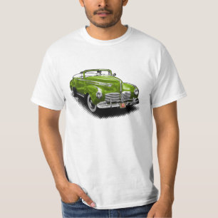 Coche convertible verde del Hudson en la camiseta