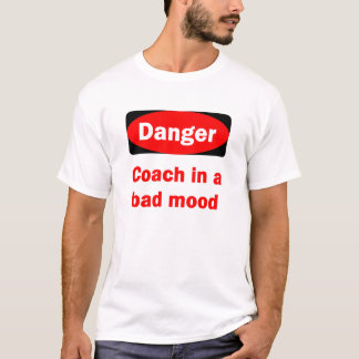 Coche del PELIGRO en una mala camiseta del humor
