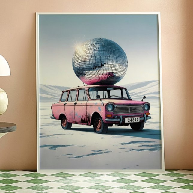 Coche rosa vintage con impresión artística de bola (Subido por el creador)