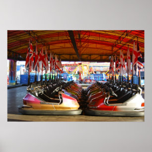 Cocheses de choque En la impresión del Funfair