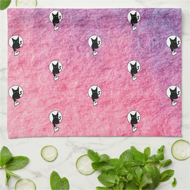Cocina rosa de Halloween con toalla del poeta Adie (Cute Pink Halloween Kitchen Towel by Poet Adiela Akoo (folded). Love it? GET it! Shop the collection)