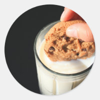 Cocina y un adhesivo de vidrio para leche