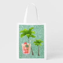 Cóctel de verano bajo la bolsa de palmeras reutili