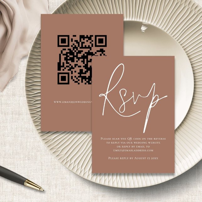 Código QR de guión minimalista Boda RSVP Brown (front and back view)