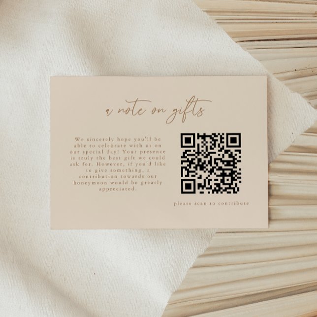 Código QR de nota beige moderna sobre regalos (Subido por el creador)
