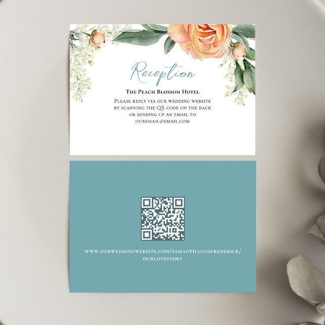 Código QR floral de recepción de bodas de bodas de (Wedding reception card with watercolor peach floral design.)