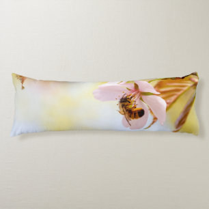 Cojín Abeja En Una Flor De Cerezo