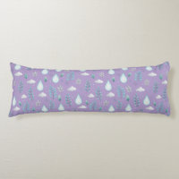 "Almohada corporal con patrón de nube y árbol púrp