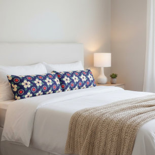 Cojín Azul marino con flores de crema