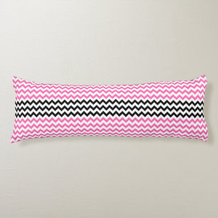 Cojín Chevron negro y rosa caliente por Shirley Taylor