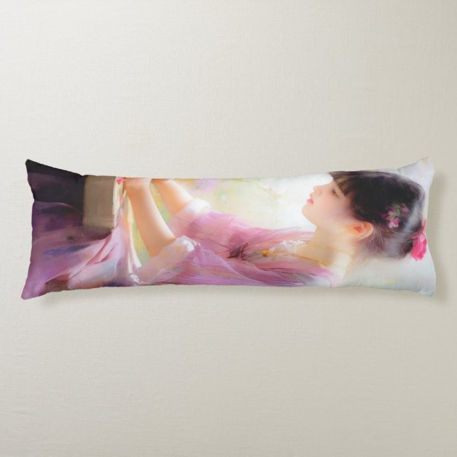 Cojín Chica en el Jardín de las Flores (Anverso)