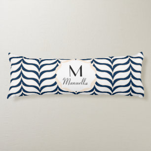 Cojín Curvy White Tan Chevrons Monogramado