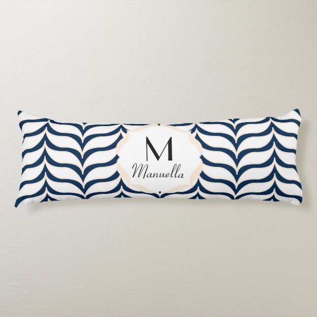 Cojín Curvy White Tan Chevrons Monogramado (Anverso)