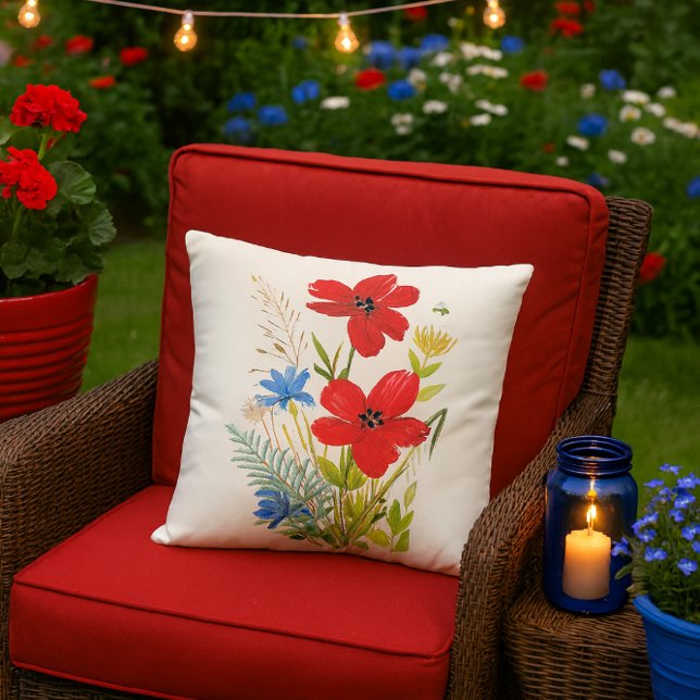 Cojín De Exterior Acuarela Flores Rojas y Azules sobre Blanco (festive summer patio mockup featuring the red poppy pillow and it’s bursting with charm.)
