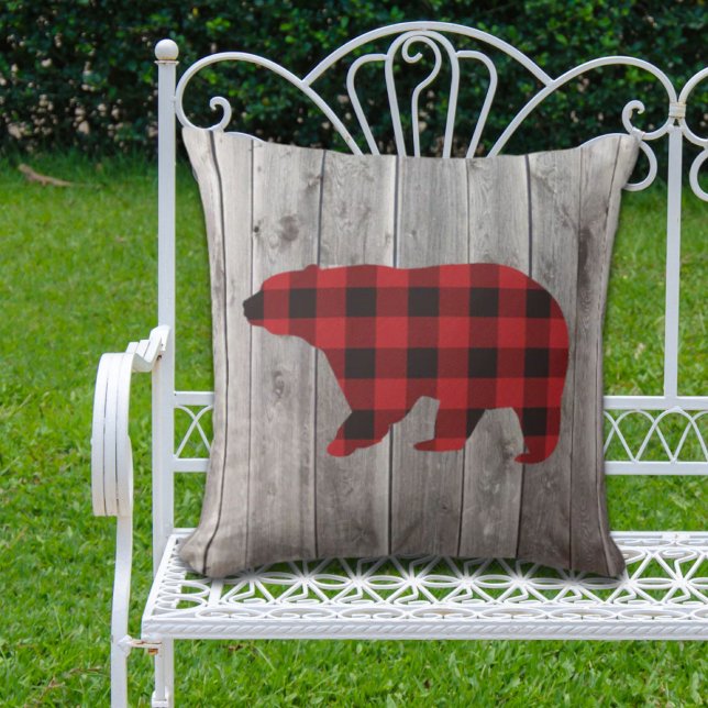 Cojín De Exterior arándano rústico de madera granero de madera dorad (rustic woodland barn wood red buffalo plaid bear outdoor pillow)