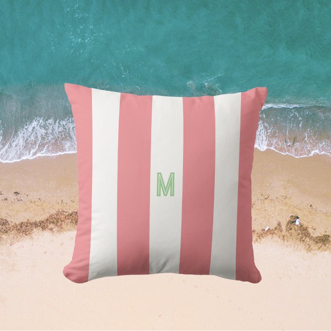 Cojín De Exterior Banda rosada de cabana y monograma verde personali (Subido por el creador)