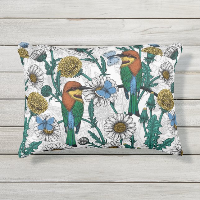 Cojín De Exterior Bee-eaters, blue butterflies and daisies on white (Anverso)