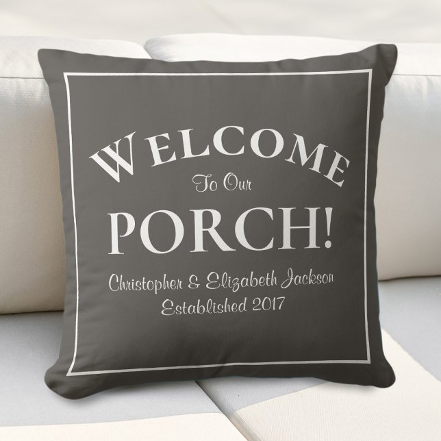 Cojín De Exterior Bienvenidos a Porch Personalizado Family Names Mod (Welcome to Porch Custom Family Names Modern Brown Throw Pillow)
