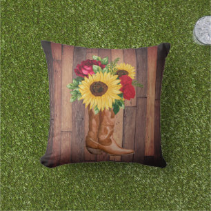 Cojín De Exterior Botas de vaquera de madera rústica girasoles rosas