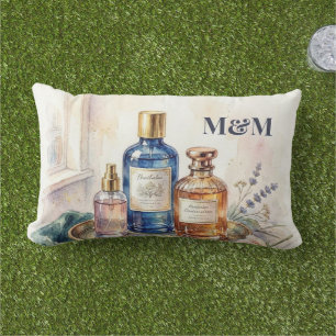 Cojín De Exterior Colección de perfumes de nicho, acuarela con monog