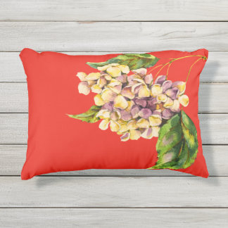 Cojín De Exterior Crimson y Geranium Bouquet Accent Pillow
