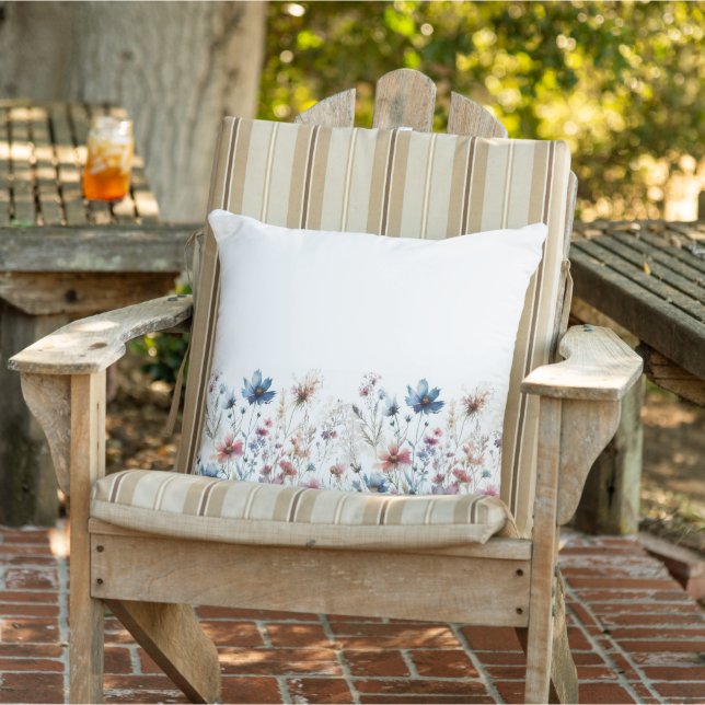 Cojín De Exterior Elegancia al aire libre: Flor silvestre (Silla)