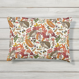Cojín De Exterior Erizo y flora del bosque otoñal sobre marfil