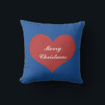 Cojín De Exterior Feliz Navidad Nautical Blue White Red Hearte Cute<br><div class="desc">Impreso con un gran patrón de corazón rojo con el mensaje "Feliz Navidad" en colores rojo,  azul,  blanco! Ideal para la decoración de la casa,  para las fiestas o para los regalos.</div>