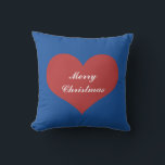 Cojín De Exterior Feliz Navidad Nautical Blue White Red Hearte Cute<br><div class="desc">Impreso con un gran patrón de corazón rojo con el mensaje "Feliz Navidad" en colores rojo,  azul,  blanco! Ideal para la decoración de la casa,  para las fiestas o para los regalos.</div>