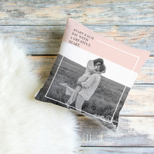 Cojín De Exterior Foto moderna Pastel de regalo de la familia rosa