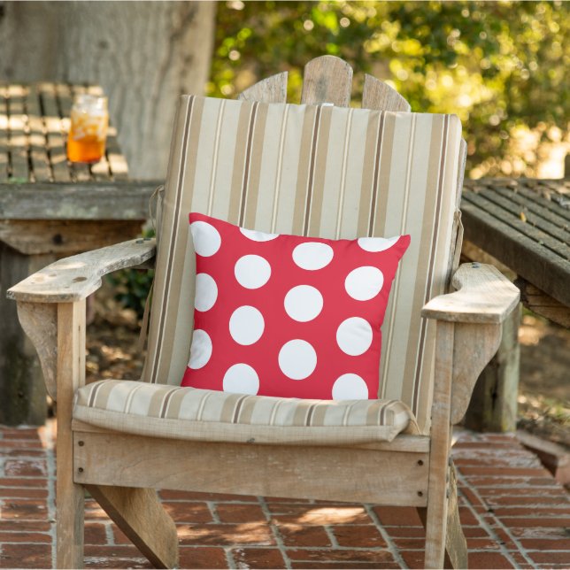 Cojín De Exterior Grandes puntos de Polka Blanco en rojo (Silla)