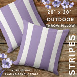 Cojín De Exterior Lavanda Púrpura Y Tirada Blanca<br><div class="desc">Elegante y elegante almohada de tiro a rayas de lavanda para una adición nueva y de moda a su decoración de verano en el patio.</div>