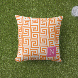 Cojín De Exterior Llave Griega Monograma Preppy – Naranja y Rosa Fuc