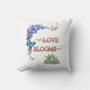 Cojín De Exterior Love Blooms" Outdoor Floral Bouquet & Butterfly Pi