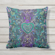 Mandala colorida con el corazón céltico