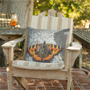 Cojín De Exterior Mariposa de Tortoiseshell pequeña