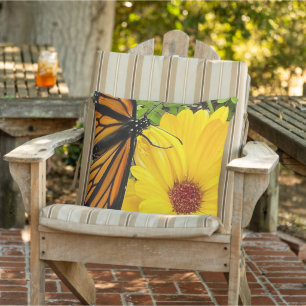 Cojín De Exterior Mariposa monarca en flor de caléndula