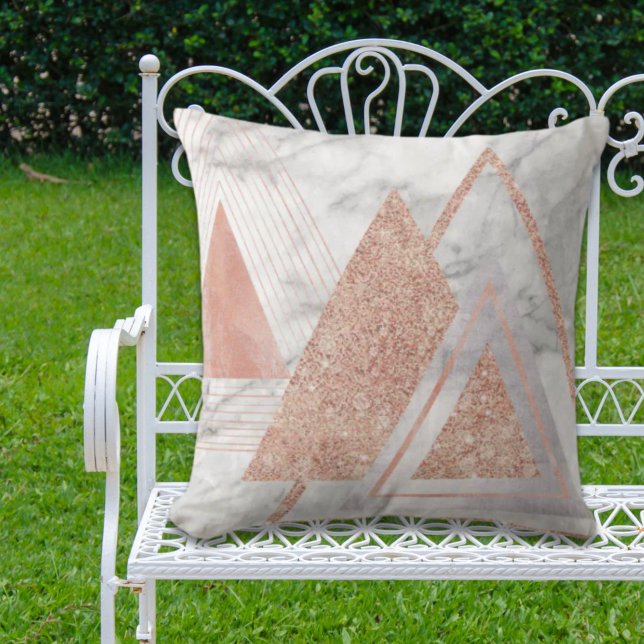 Cojín De Exterior moda escandinava rosa de mármol blanco geométrico  (scandinavian chic rose gold geometric white marble outdoor pillow)