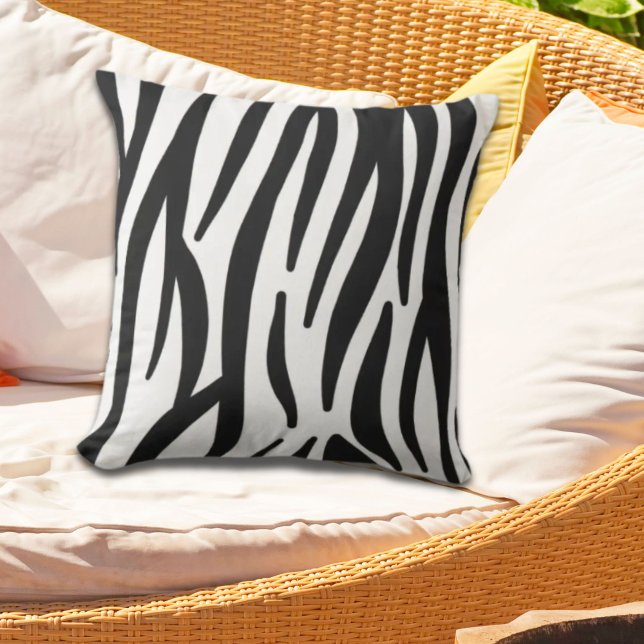 Cojín De Exterior moda giratoria elegante impresión de cebra blanca  (girly chic stylish black white zebra print outdoor pillow)