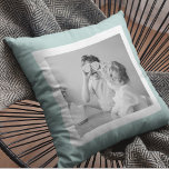 Cojín De Exterior Moderna foto familiar de fábrica simple y encantad<br><div class="desc">Moderna foto familiar de fábrica simple y encantador regalo</div>