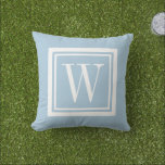Cojín De Exterior Monograma Clásico Cuadrado Azul Cielo y Blanco<br><div class="desc">Diseña tu propia almohada personalizada en cualquier combinación de colores para coordinar perfectamente con la decoración de tu hogar en cualquier espacio. Utiliza las herramientas de diseño para cambiar el color de fondo y el color del borde cuadrado, o agrega tu propio texto para incluir un nombre, iniciales de monograma...</div>
