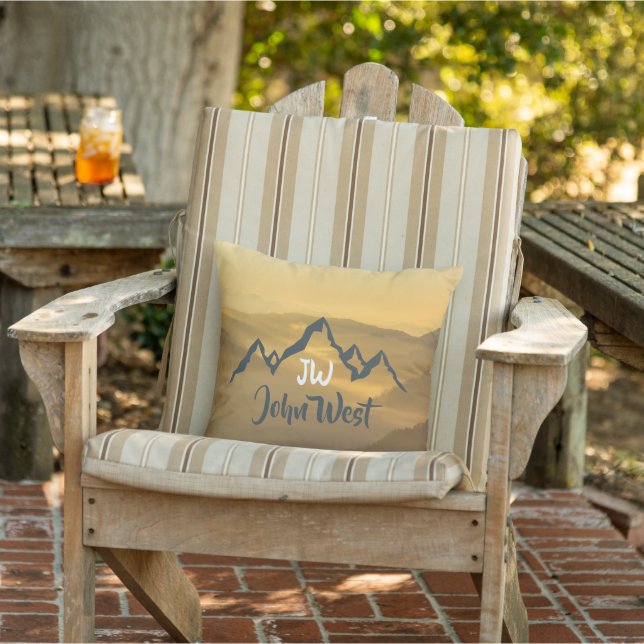 Cojín De Exterior Monograma de montañas personalizables de amanecer  (Silla)