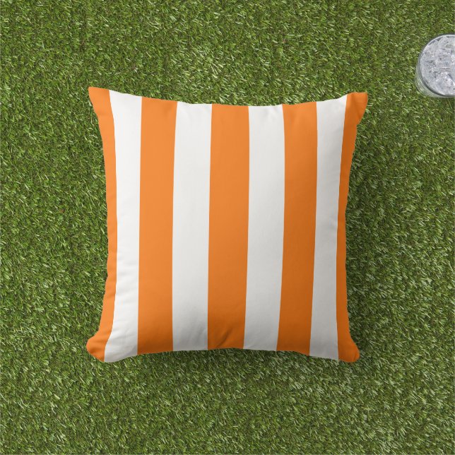 Cojín De Exterior Naranja rayado y verano náutico blanco (Césped)