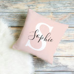 Cojín De Exterior Nombre personalizado moderno Monograma Pastel rosa<br><div class="desc">Nombre personalizado moderno Monograma Pastel rosa</div>