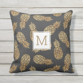 Cojín De Exterior Personalizado de piña de oro tropical Monograma in