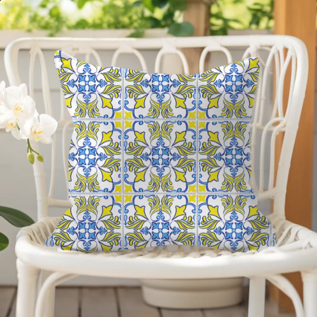 Cojín De Exterior Portuguese Tile Pattern Yellow White Blue (Subido por el creador)
