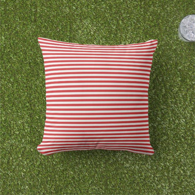 Cojín De Exterior Red Stripes Outdoor Pillow (Césped)